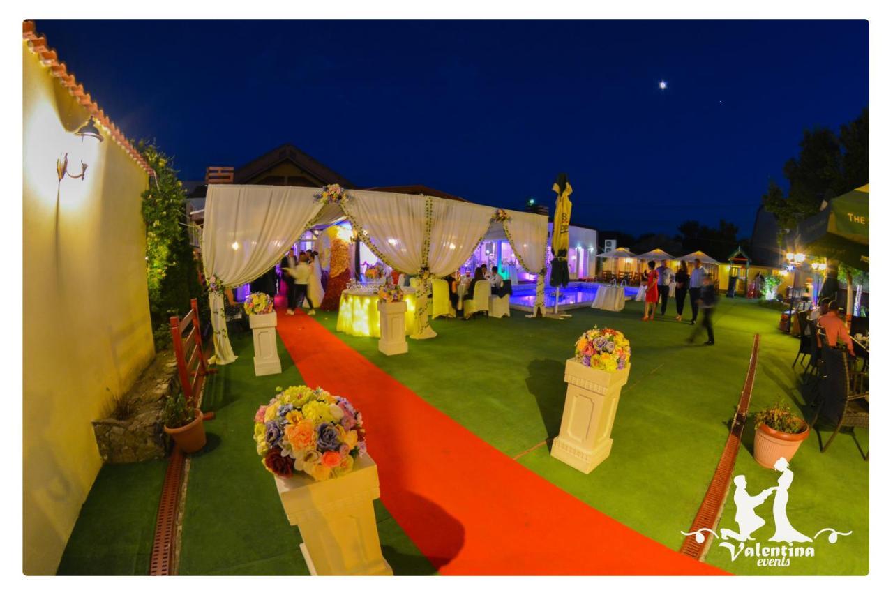 Pensiune Valentina Hotel รึมนิคูวัลเจีย ภายนอก รูปภาพ